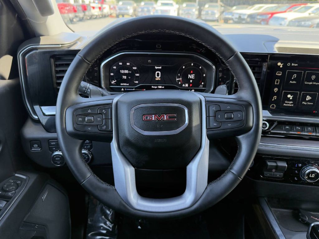 2024 GMC Sierra Image 17