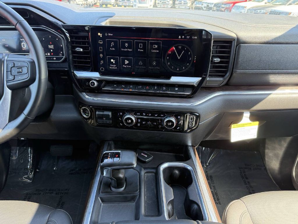 2024 GMC Sierra Image 18