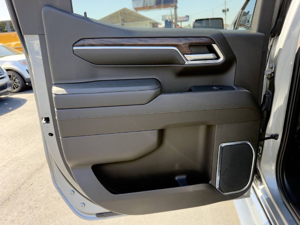 2024 GMC Sierra Image 23