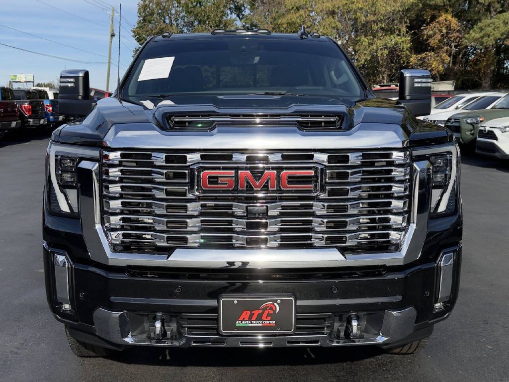 2024 GMC Sierra Image 2