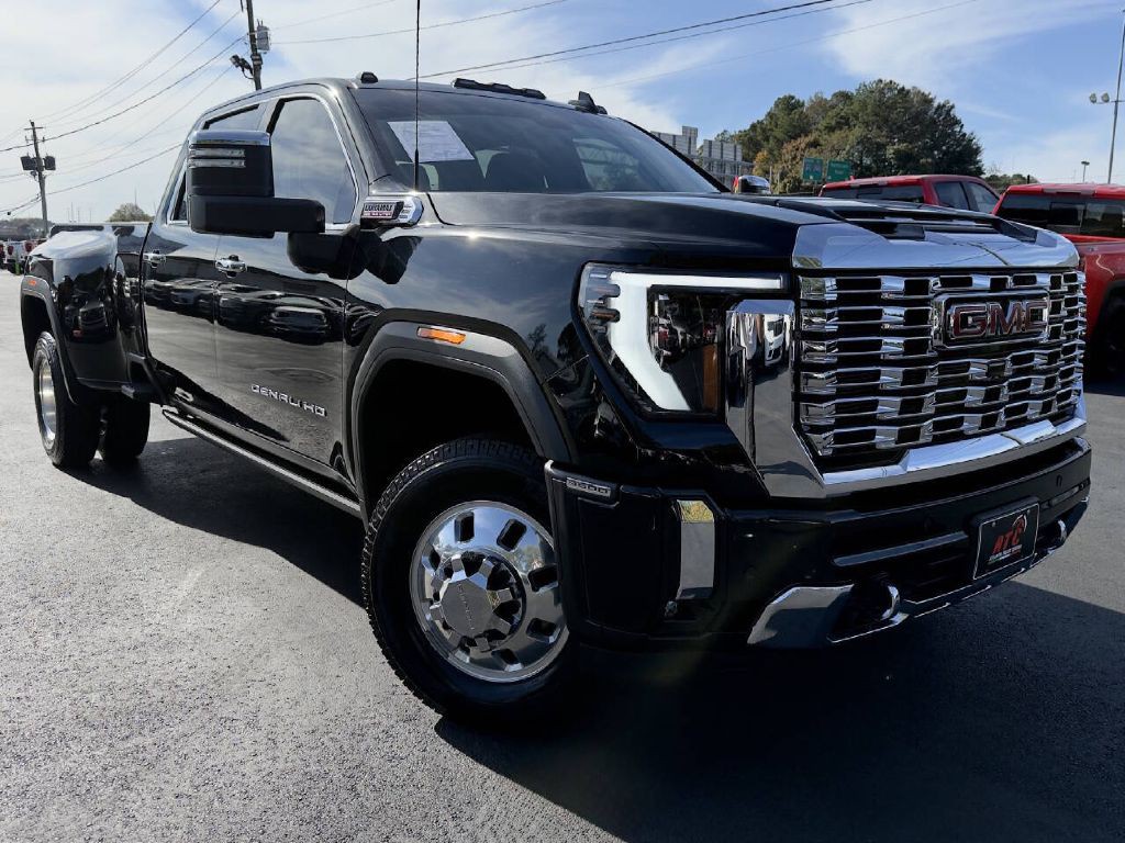 2024 GMC Sierra Image 3