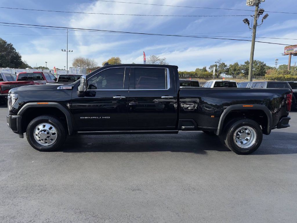 2024 GMC Sierra Image 4