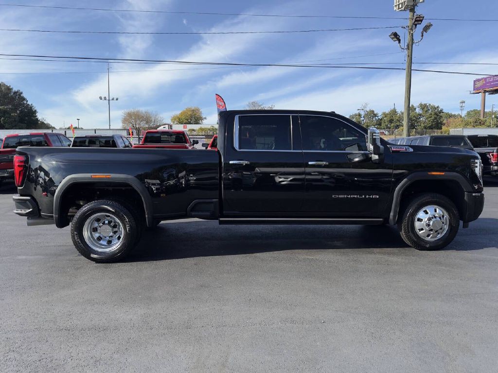 2024 GMC Sierra Image 5