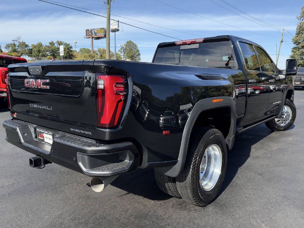 2024 GMC Sierra Image 8