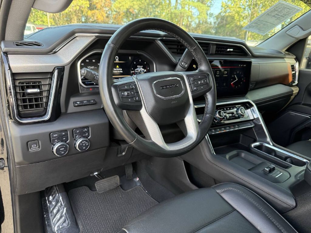 2024 GMC Sierra Image 13