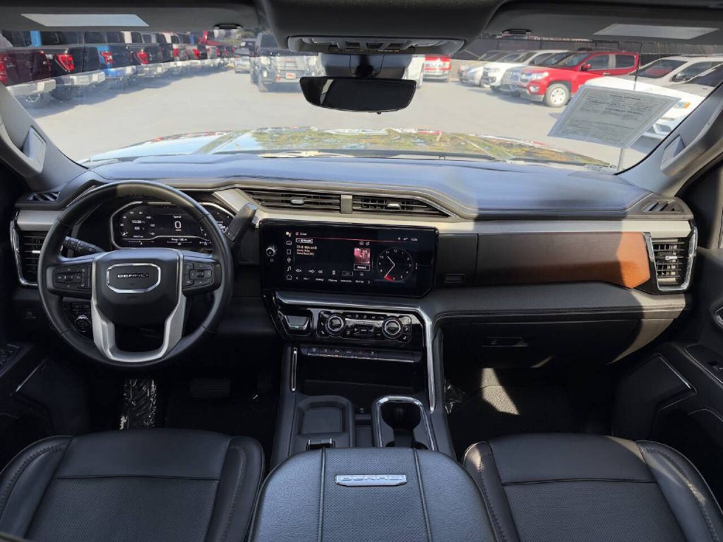 2024 GMC Sierra Image 14