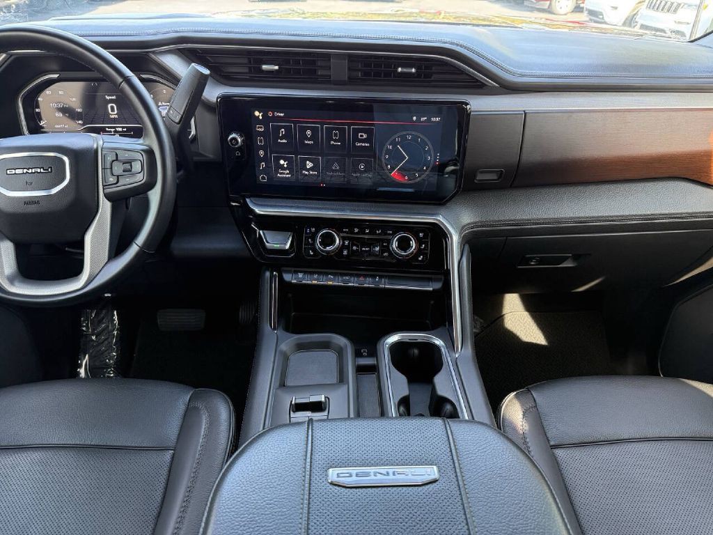 2024 GMC Sierra Image 16