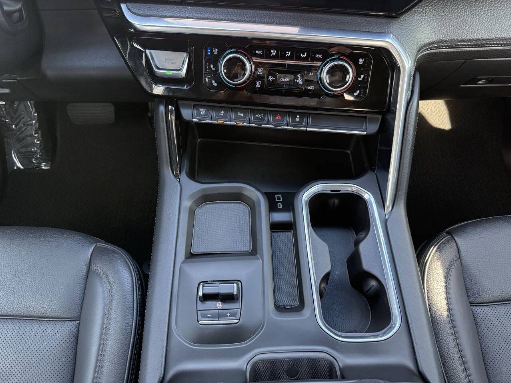 2024 GMC Sierra Image 19