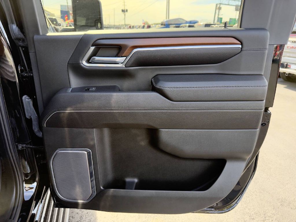 2024 GMC Sierra Image 23