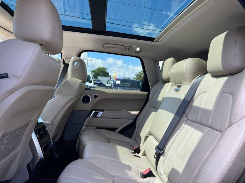 2016 Land Rover Range Rover Sport Image 1
