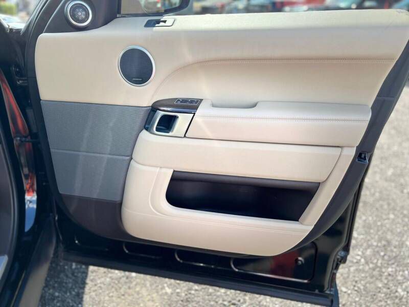 2016 Land Rover Range Rover Sport Image 18