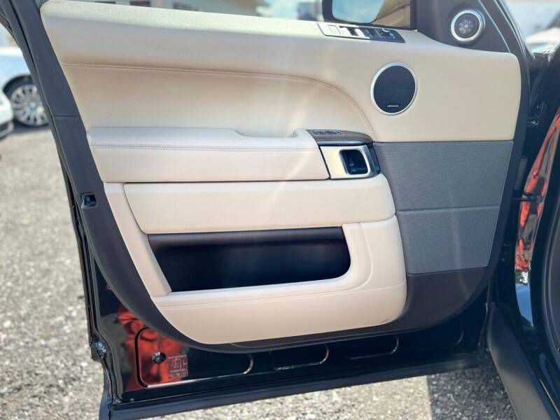 2016 Land Rover Range Rover Sport Image 19