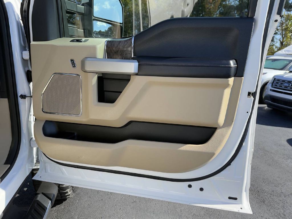 2017 Ford F-250 Image 19