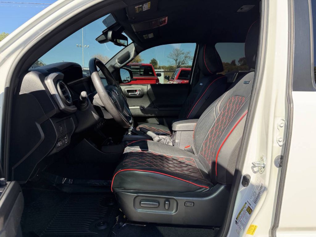 2021 Toyota Tacoma Image 9