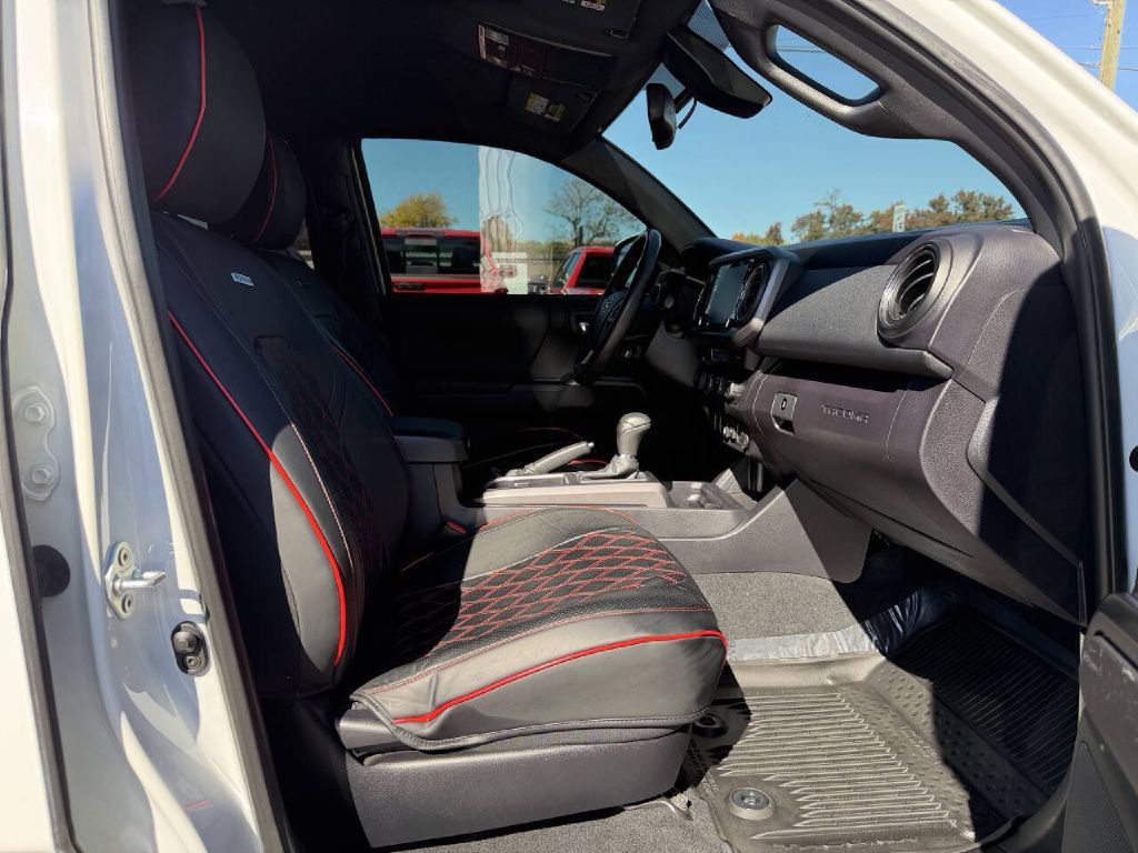 2021 Toyota Tacoma Image 11