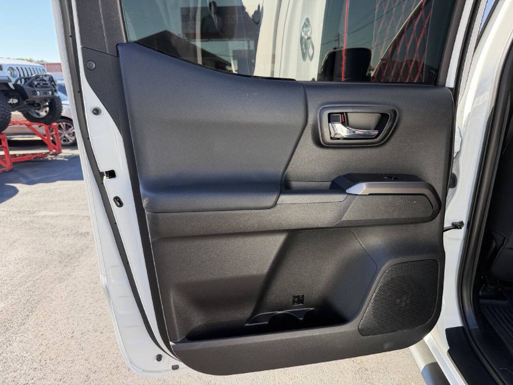 2021 Toyota Tacoma Image 20