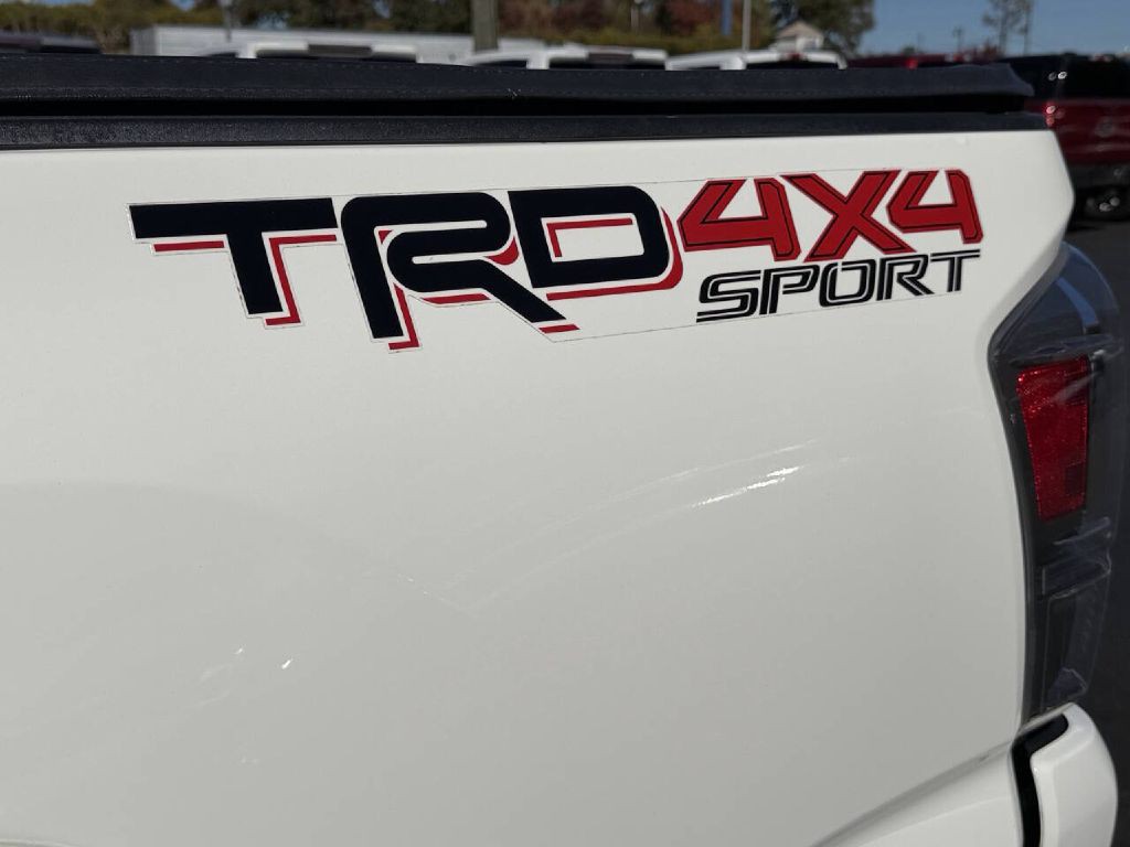 2021 Toyota Tacoma Image 24