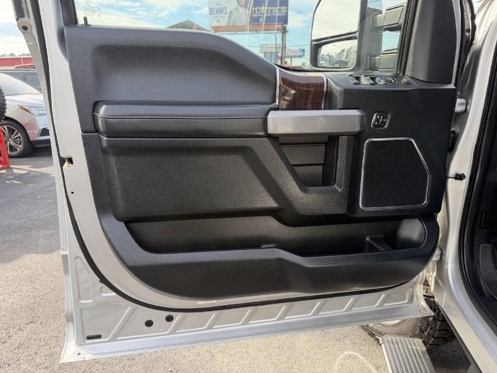 2017 Ford F-350 Image 17