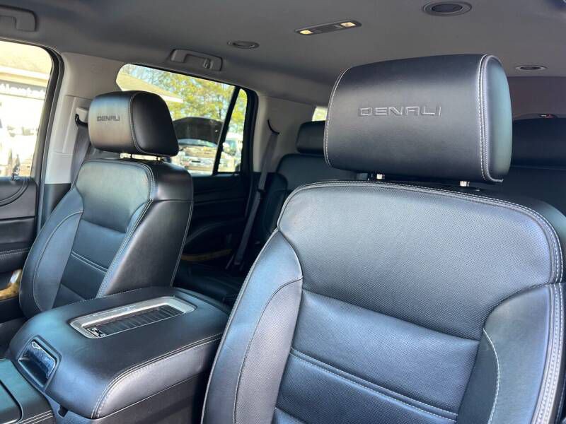 2017 GMC Yukon Image 9