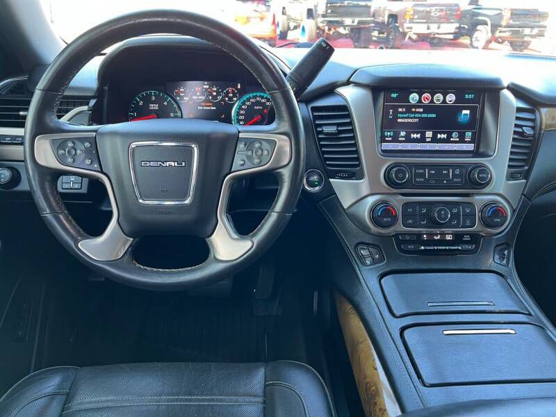 2017 GMC Yukon Image 12