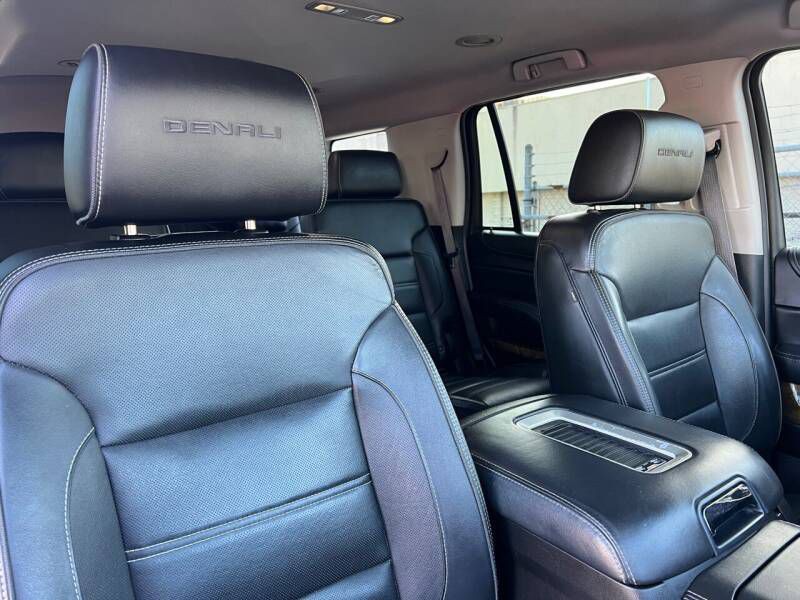 2017 GMC Yukon Image 16
