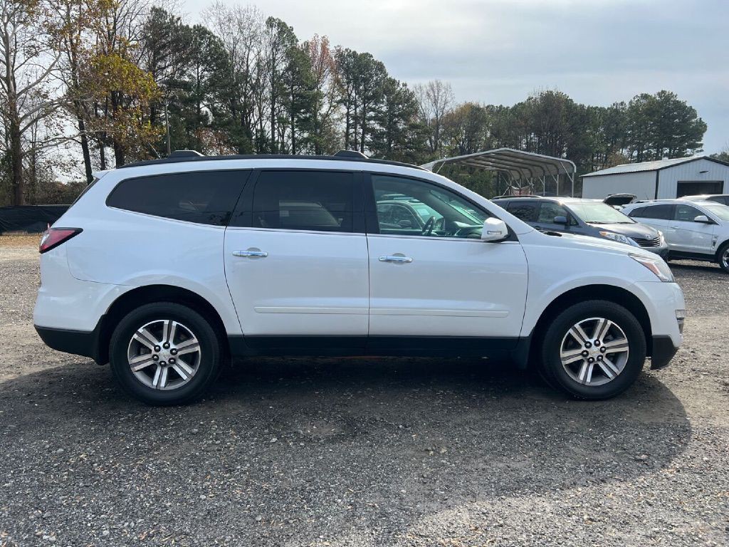 2017 Chevrolet Traverse Image 4