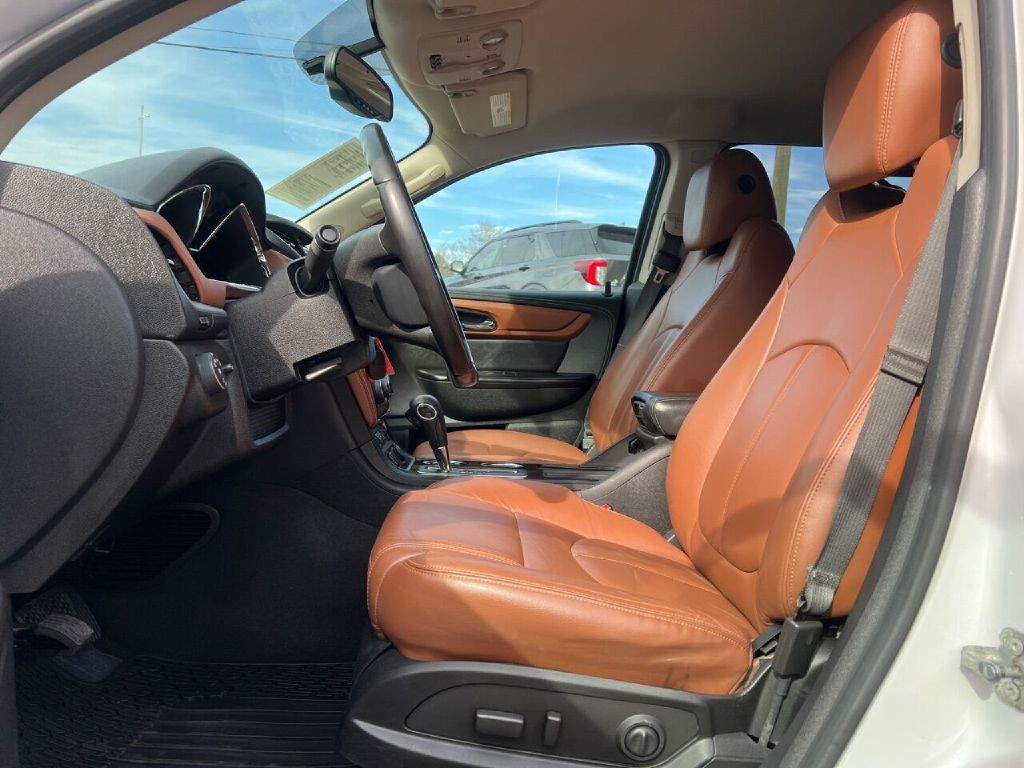 2017 Chevrolet Traverse Image 8