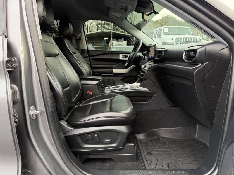 2021 Ford Explorer Image 12