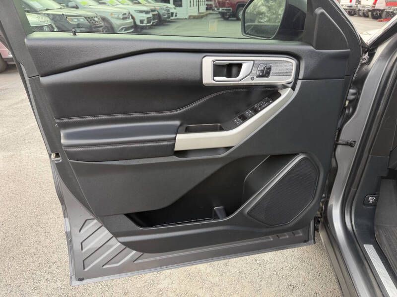 2021 Ford Explorer Image 16