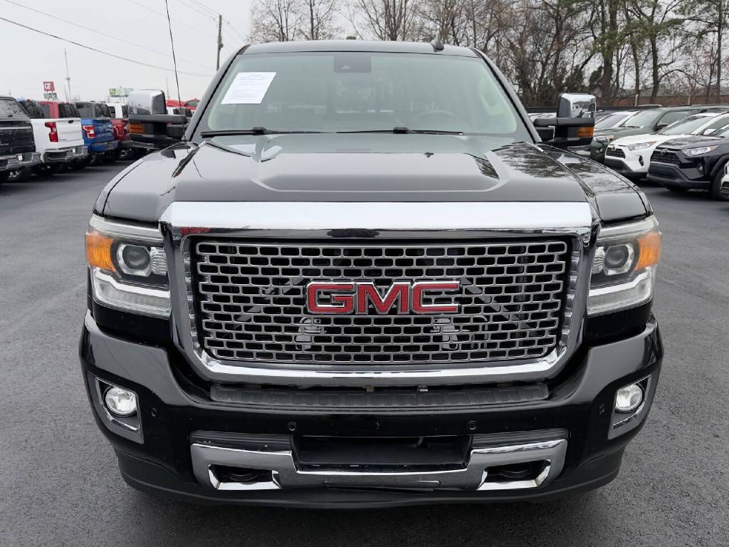 2015 GMC Sierra Image 2