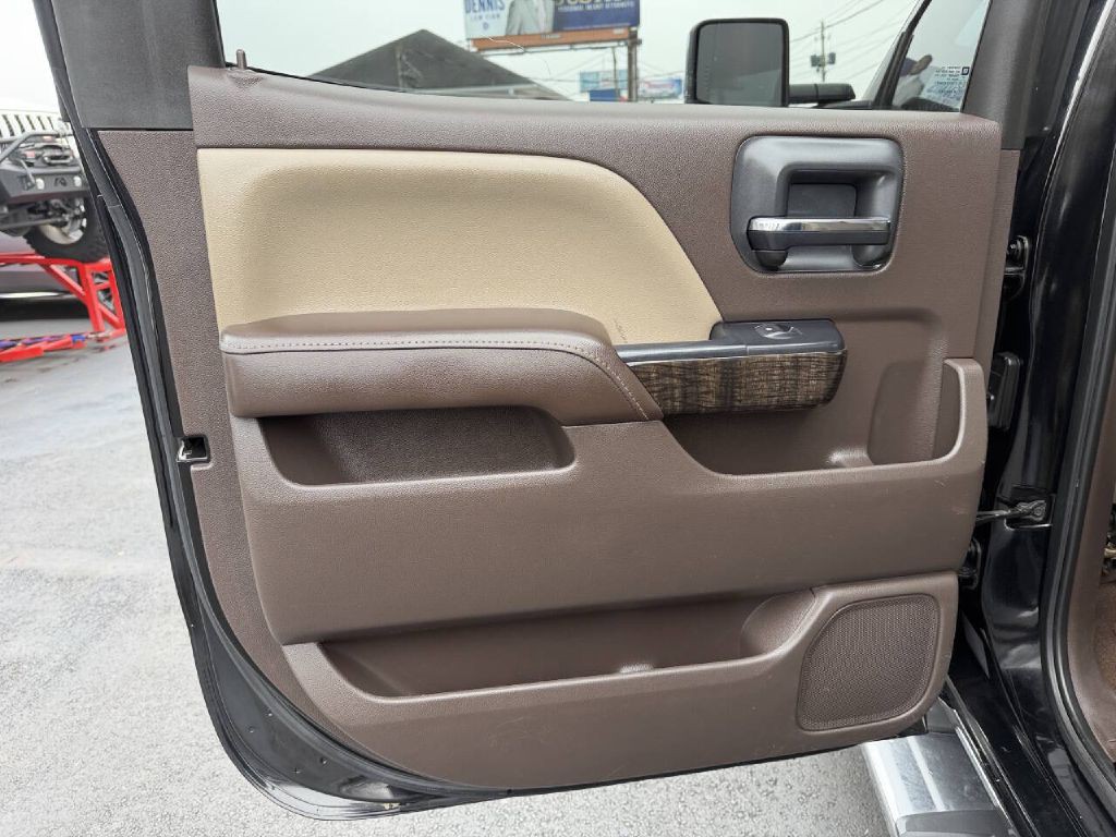 2015 GMC Sierra Image 19