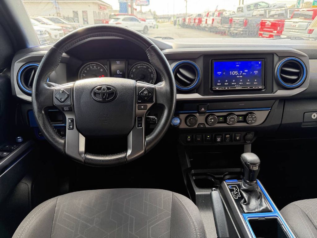 2019 Toyota Tacoma Image 14