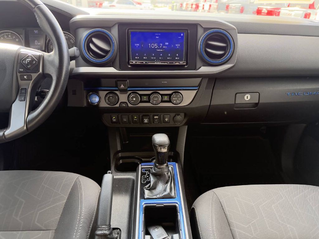 2019 Toyota Tacoma Image 16