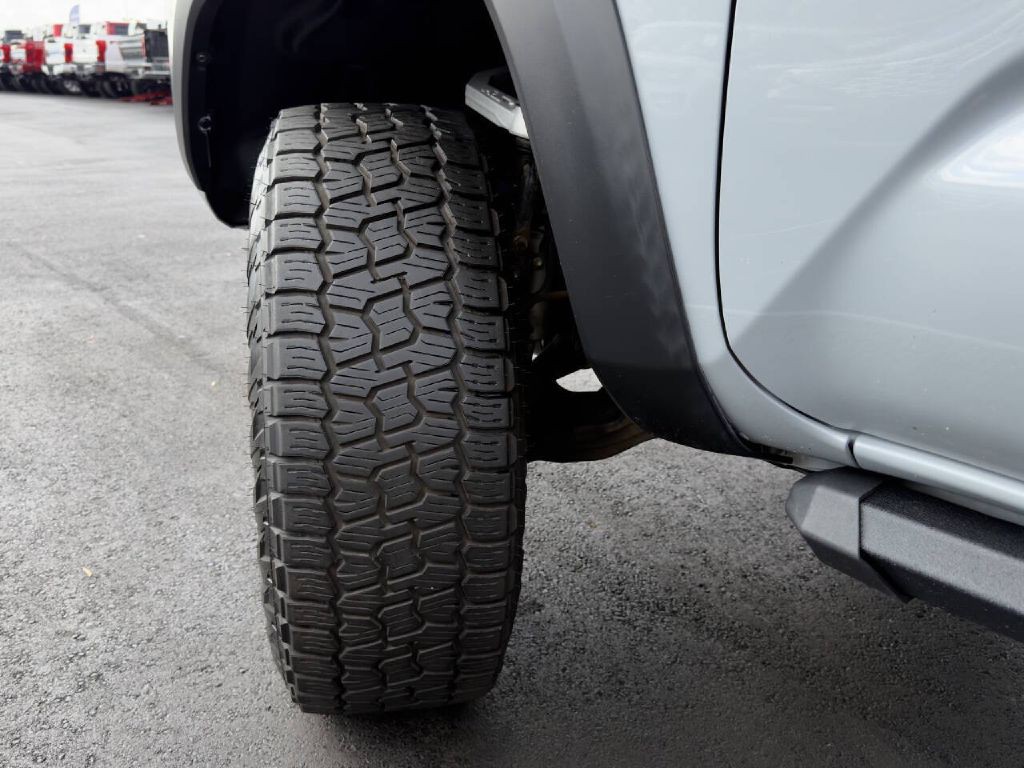 2019 Toyota Tacoma Image 23