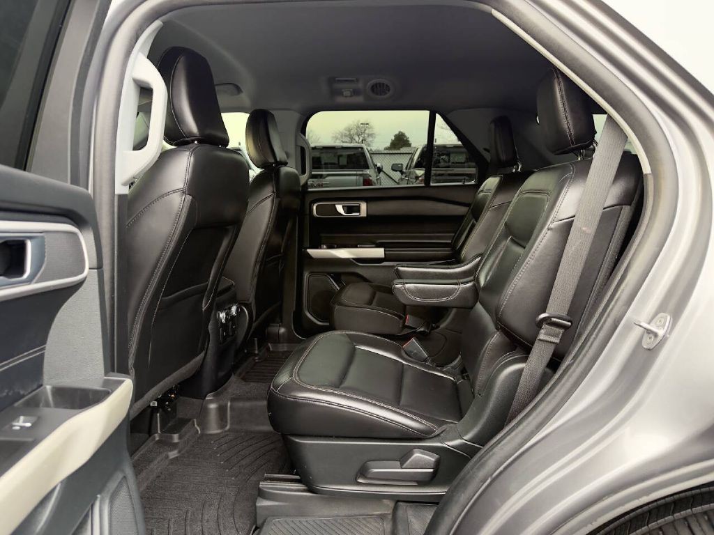 2021 Ford Explorer Image 11