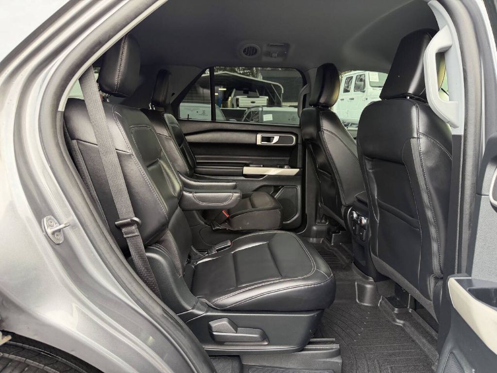 2021 Ford Explorer Image 13