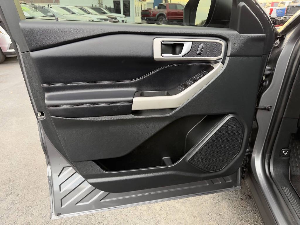 2021 Ford Explorer Image 21