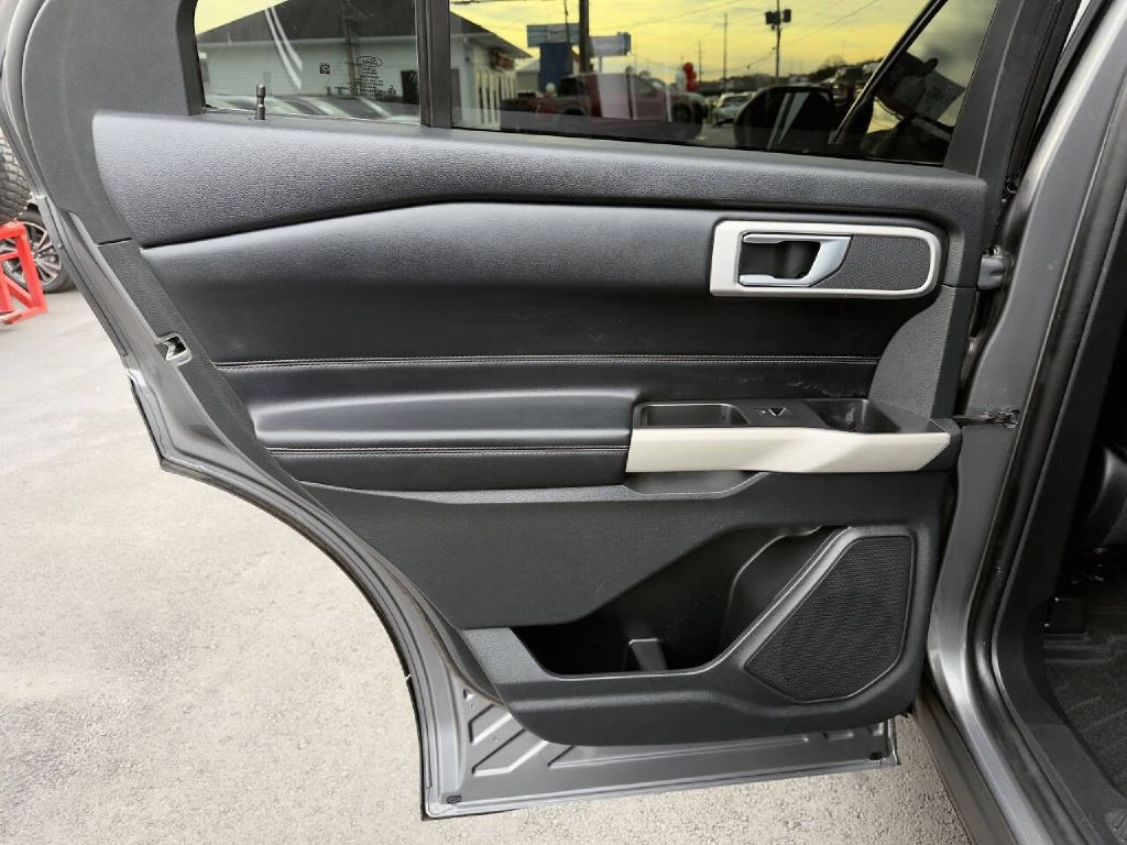 2021 Ford Explorer Image 23