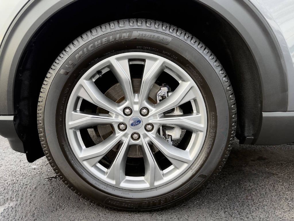2021 Ford Explorer Image 25
