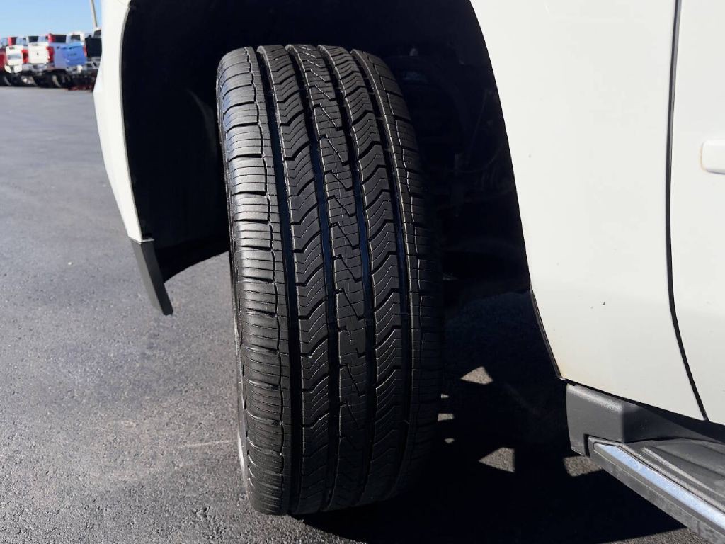 2017 Chevrolet Tahoe Image 27