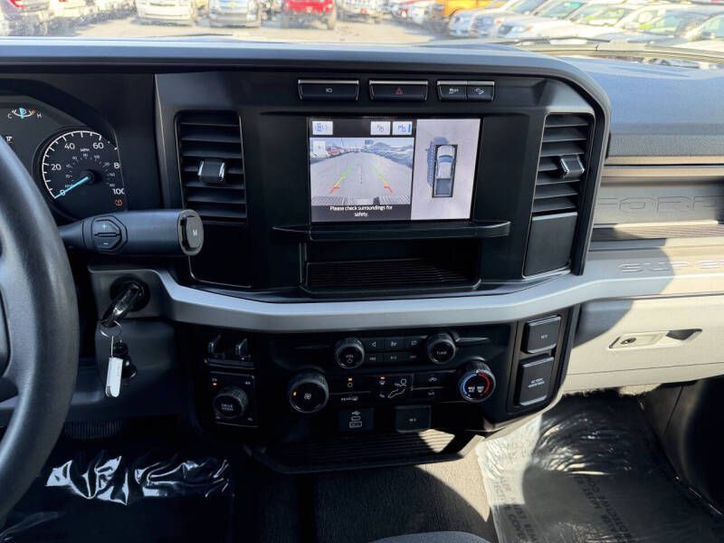 2023 Ford F-250 Image 17