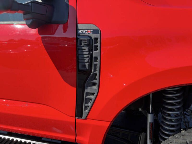 2023 Ford F-250 Image 24