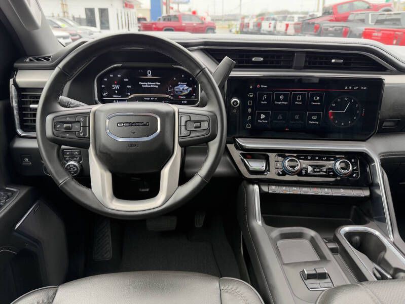 2024 GMC Sierra Image 16