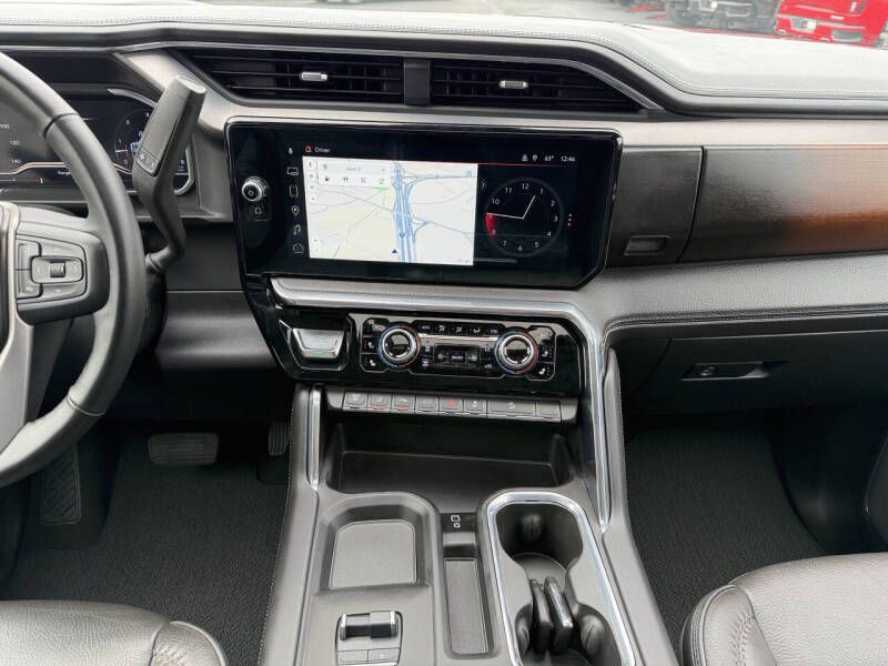 2024 GMC Sierra Image 19