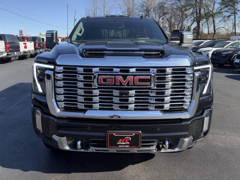 2025 GMC Sierra Image 3