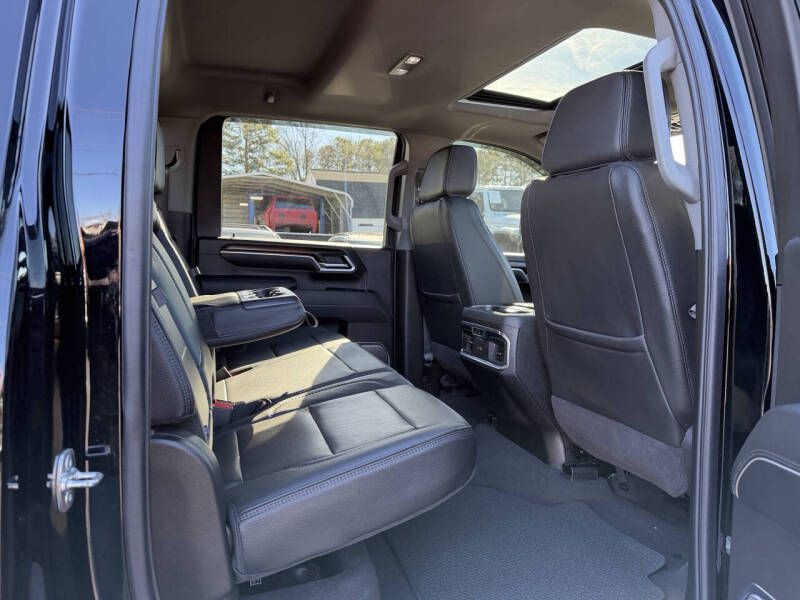 2025 GMC Sierra Image 13