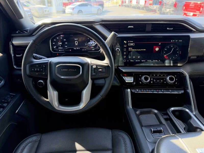 2025 GMC Sierra Image 15