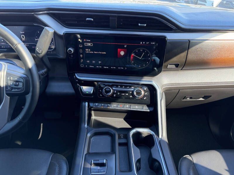 2025 GMC Sierra Image 17