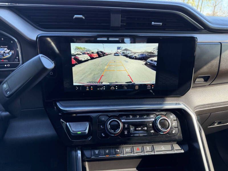 2025 GMC Sierra Image 18