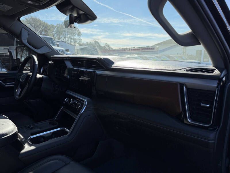 2025 GMC Sierra Image 21